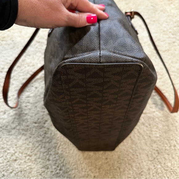 Michael Kors Brown Acorn Bedford Medium Logo Tote - Picture 9 of 10